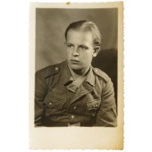 Foto van de Wehrmacht pionier in de rang van gefreiter in M41tunic
